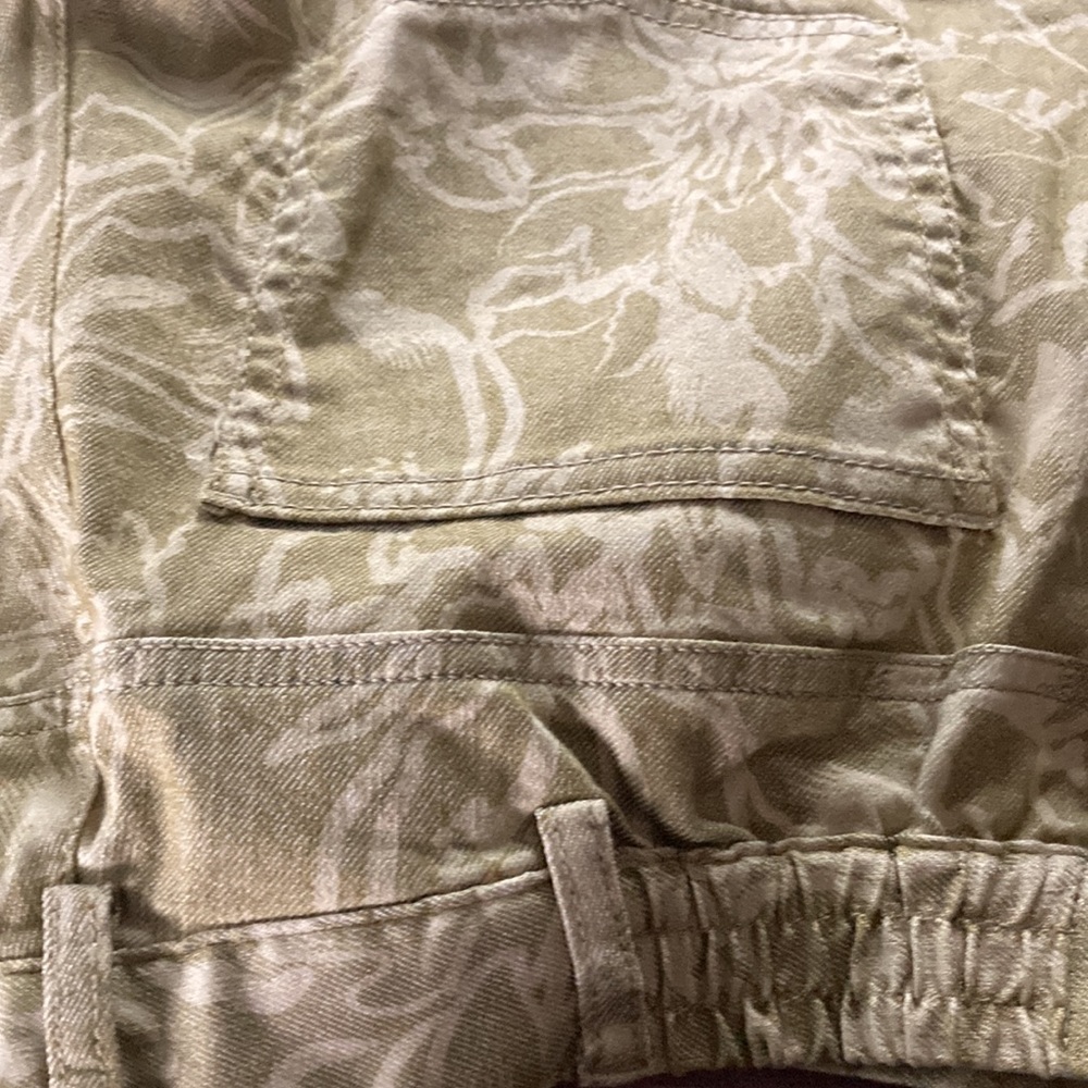 Ruby Rd Petite Capris - Picture 6 of 7